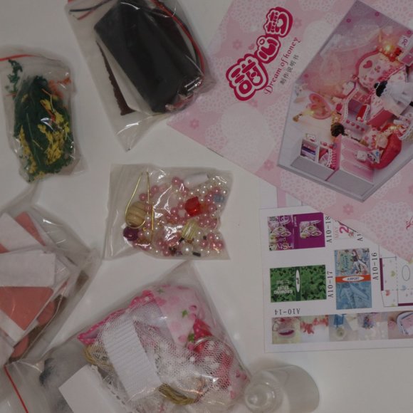 DIY Miniature Kit for a Dreamy Pink Bedroom - Picture 5 of 11